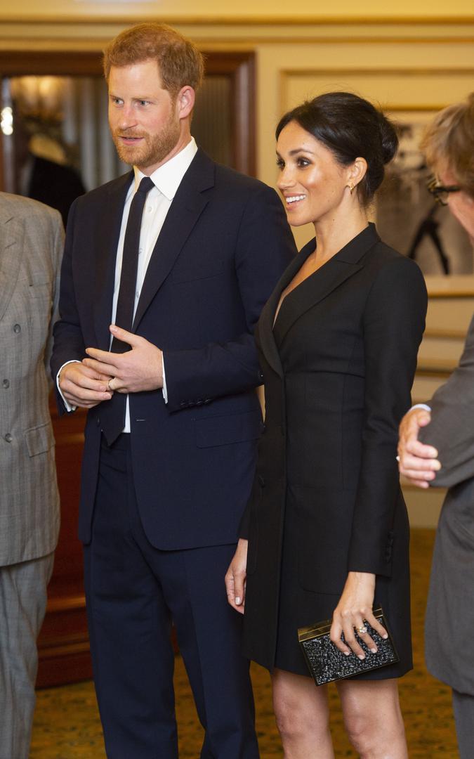 Nije uobičajeno da članica kraljevske obitelji nosi haljine ili suknje iznad koljena i Kate Middleton nikada nismo, a sigurno ni nećemo vidjeti u ovako odvažnom izdanju.