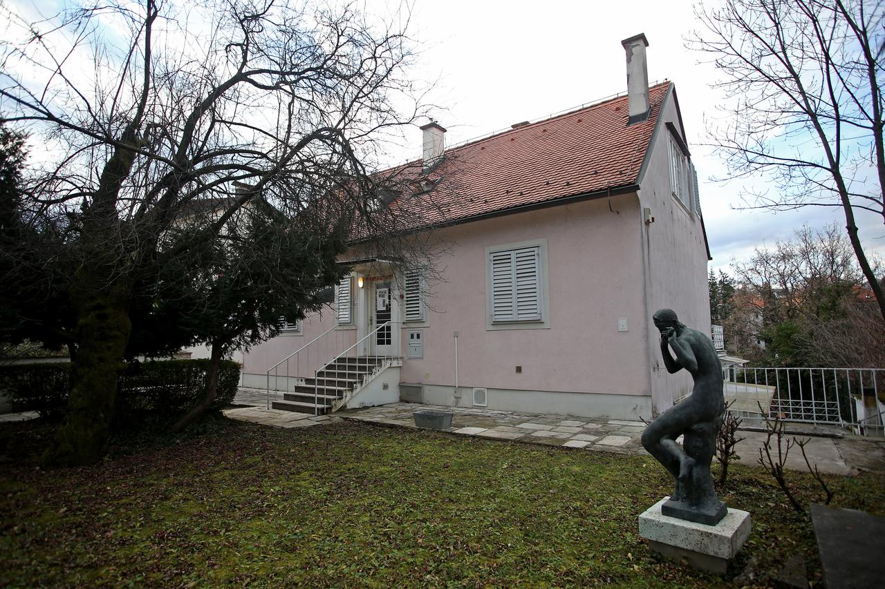 Presnimke fotografija iz privatnog albuma Joze Kljakovića