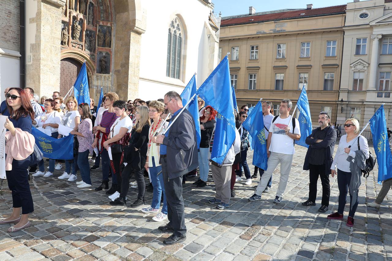 Sindikati pjevali bećarce premijeru