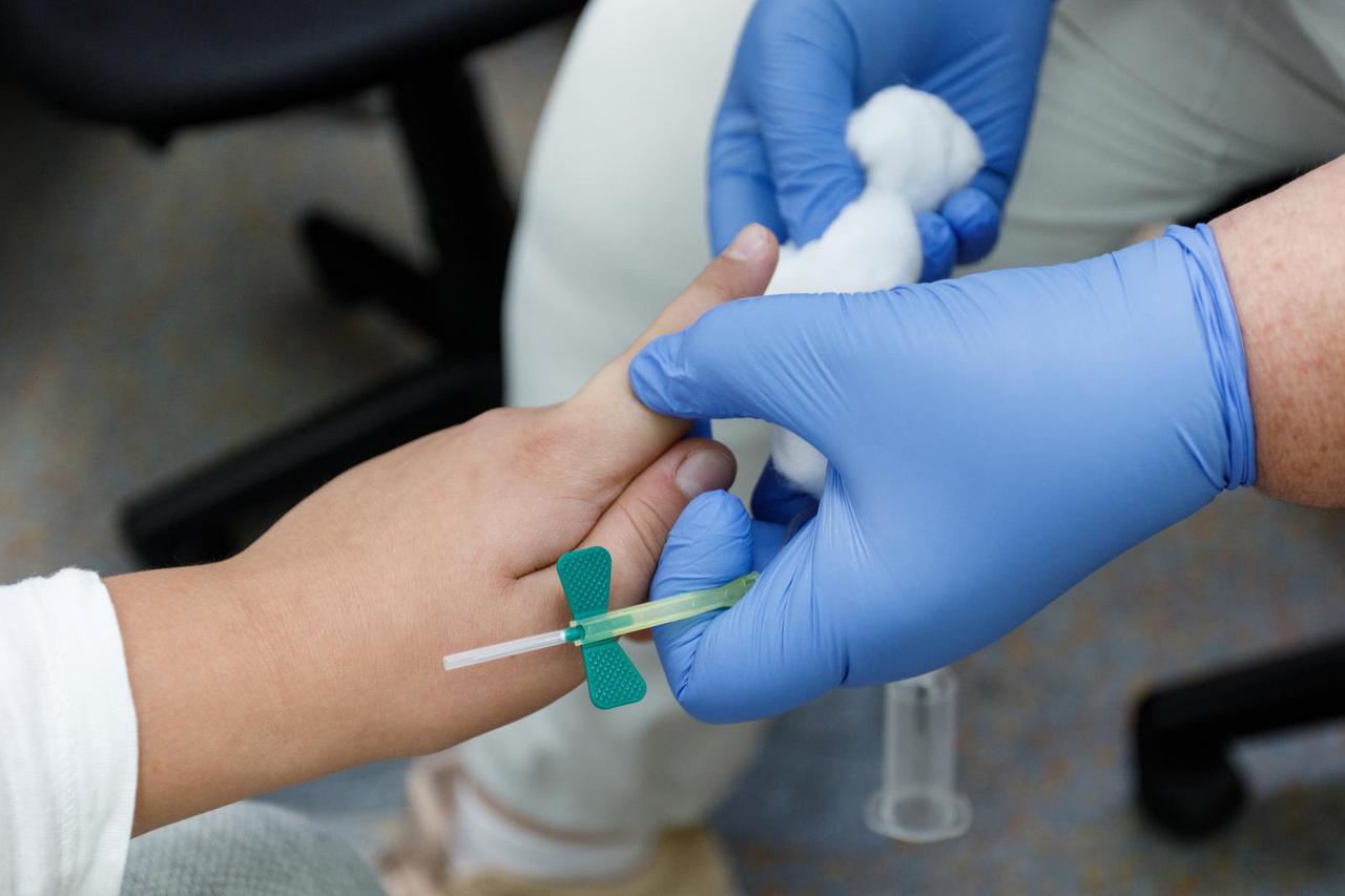 Zagreb: Dječja bolnica Srebrnjak dobila brze testove za COVID-19, nove šatore i kontejner