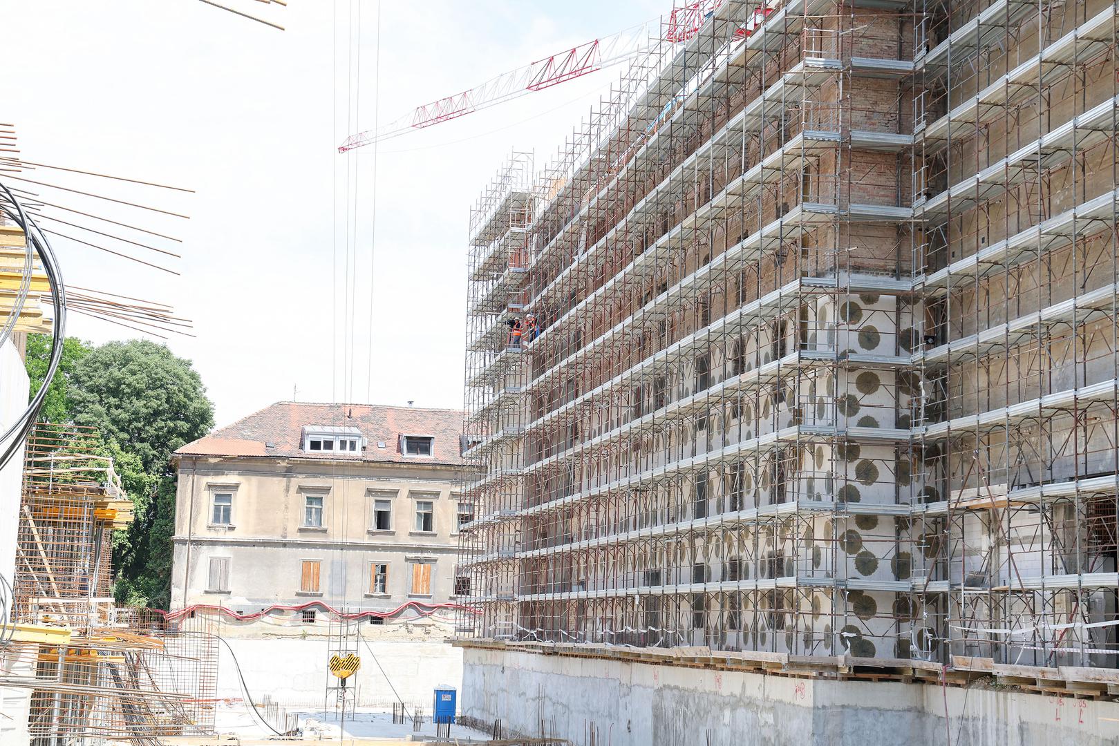 “Početkom 2027. godine otvorit ćemo svečano cijeli Paromlin, pa će cijela regija dobiti ustanovu kakva ne postoji u Hrvatskoj, moći će ju koristiti i stanovnici drugih susjednih županija", nastavio je Tomašević.