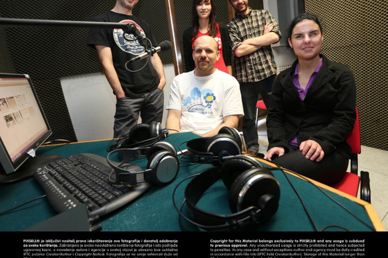 '06.06.2013., Zagreb - Denis Marijon, Albina Znidar i Ivan Vlasic, ekipa emisije Hodalica na radio Studentu, bavi se problemima osoba s invaliditetom.  Photo: Jurica Galoic/PIXSELL'