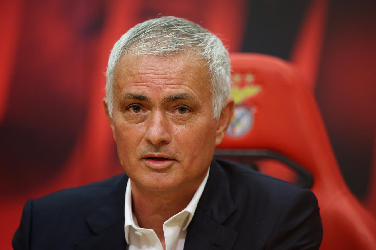 Benfica presents new coach Jose Mourinho