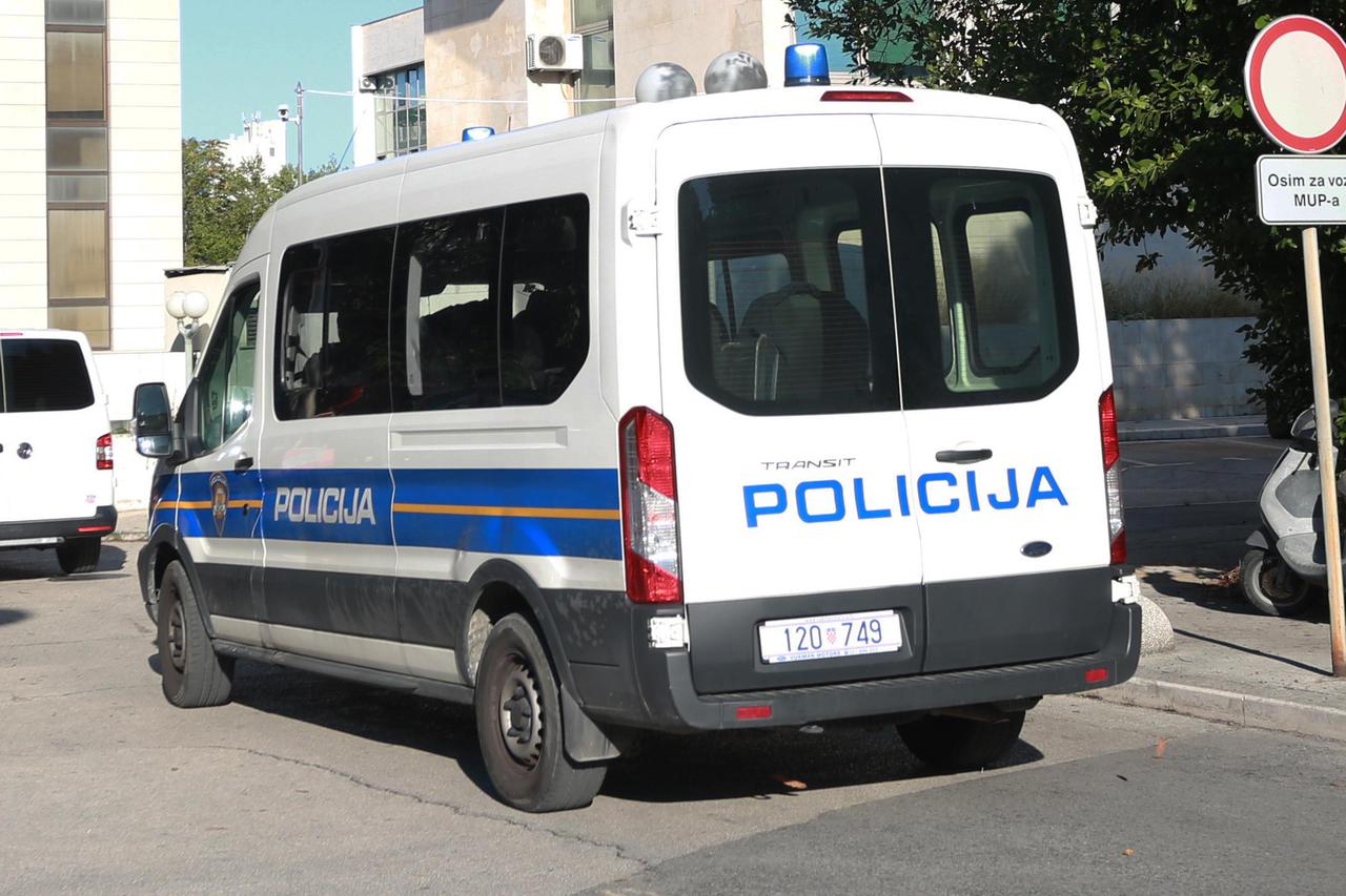 policija kombi