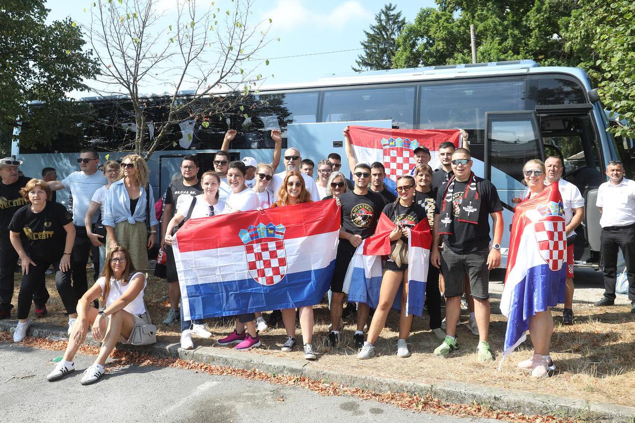Karlovčani autobusima odlaze na Thompsonov koncert