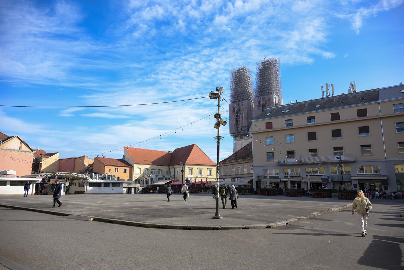 S platoa najpoznatije zagrebačke tržnice Dolac uklonjeni su štandovi