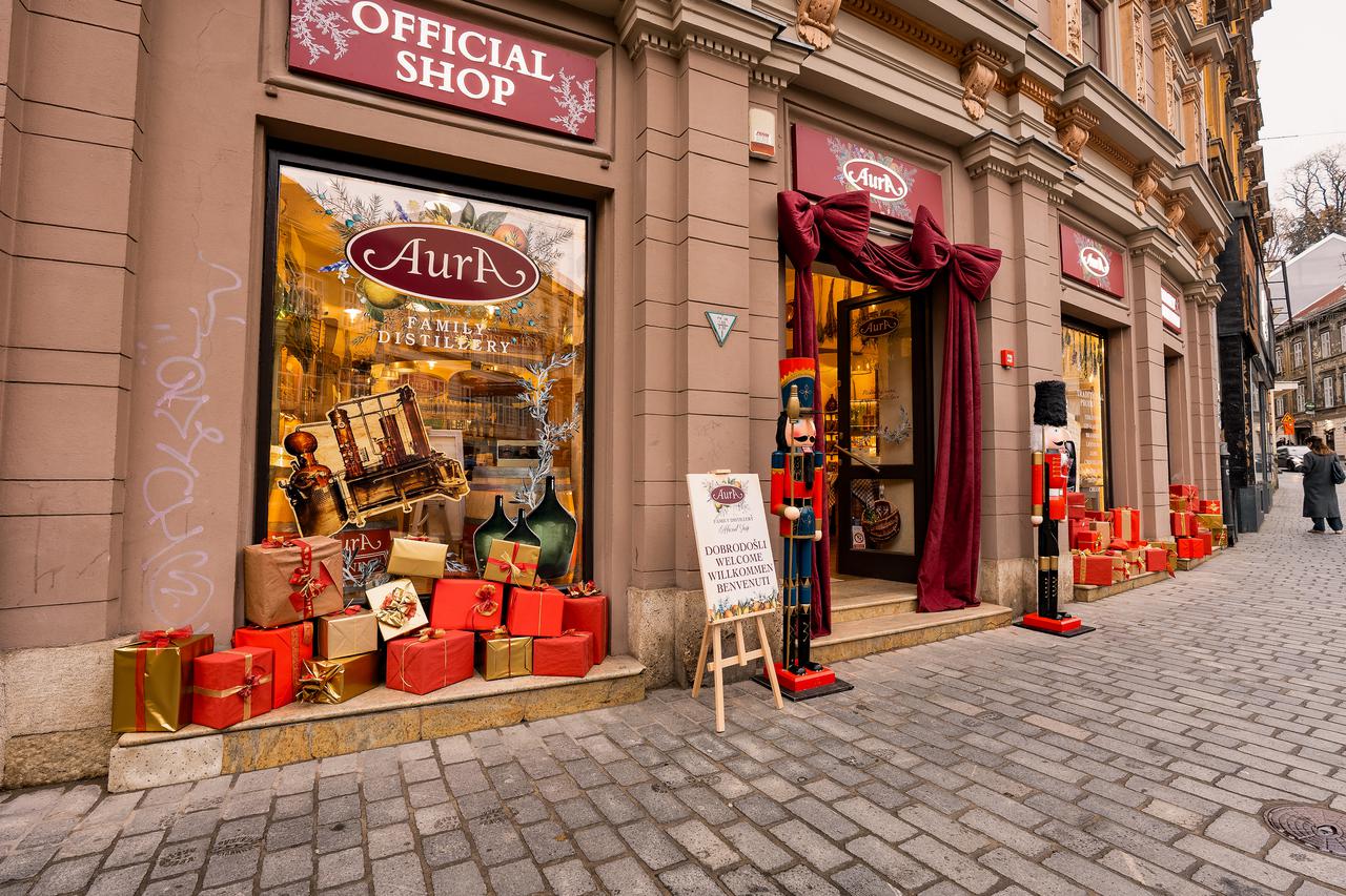 Aura Distillery Shop