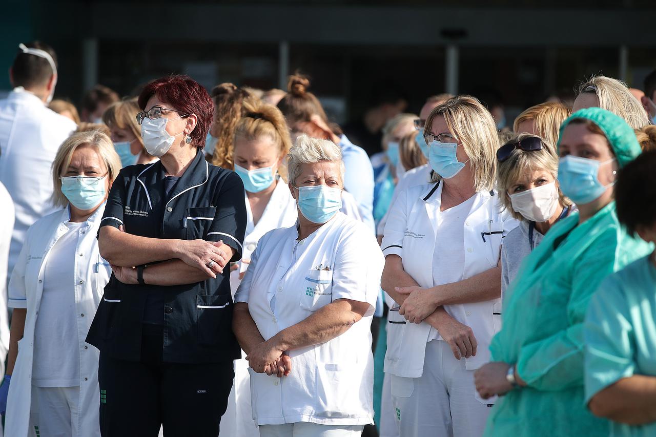 Zagreb: Prosvjed medicinskih djelatnika KB Dubrava zbog situacije s koronavirusom