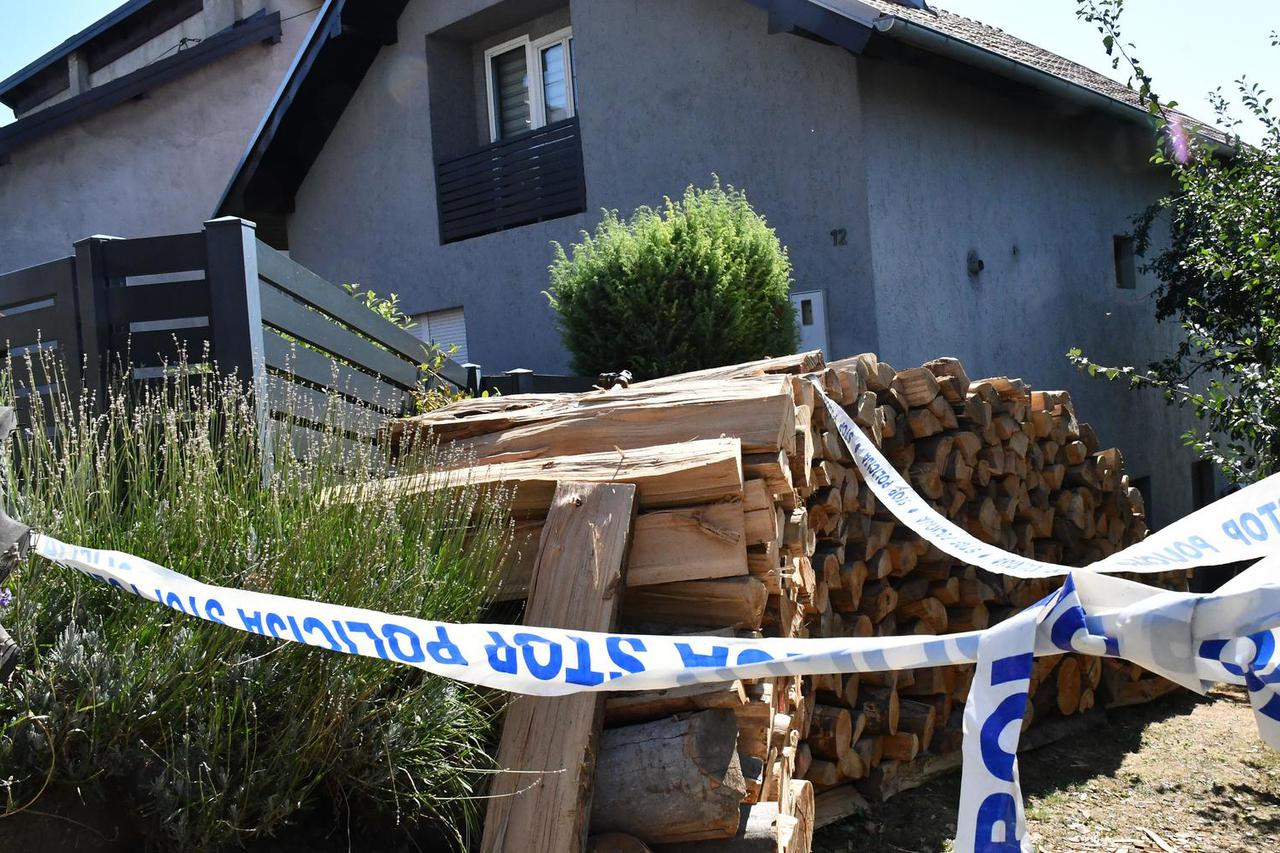 Mjesto stravičnog ubojstva žene u Slatini okruženo je policijskim trakama