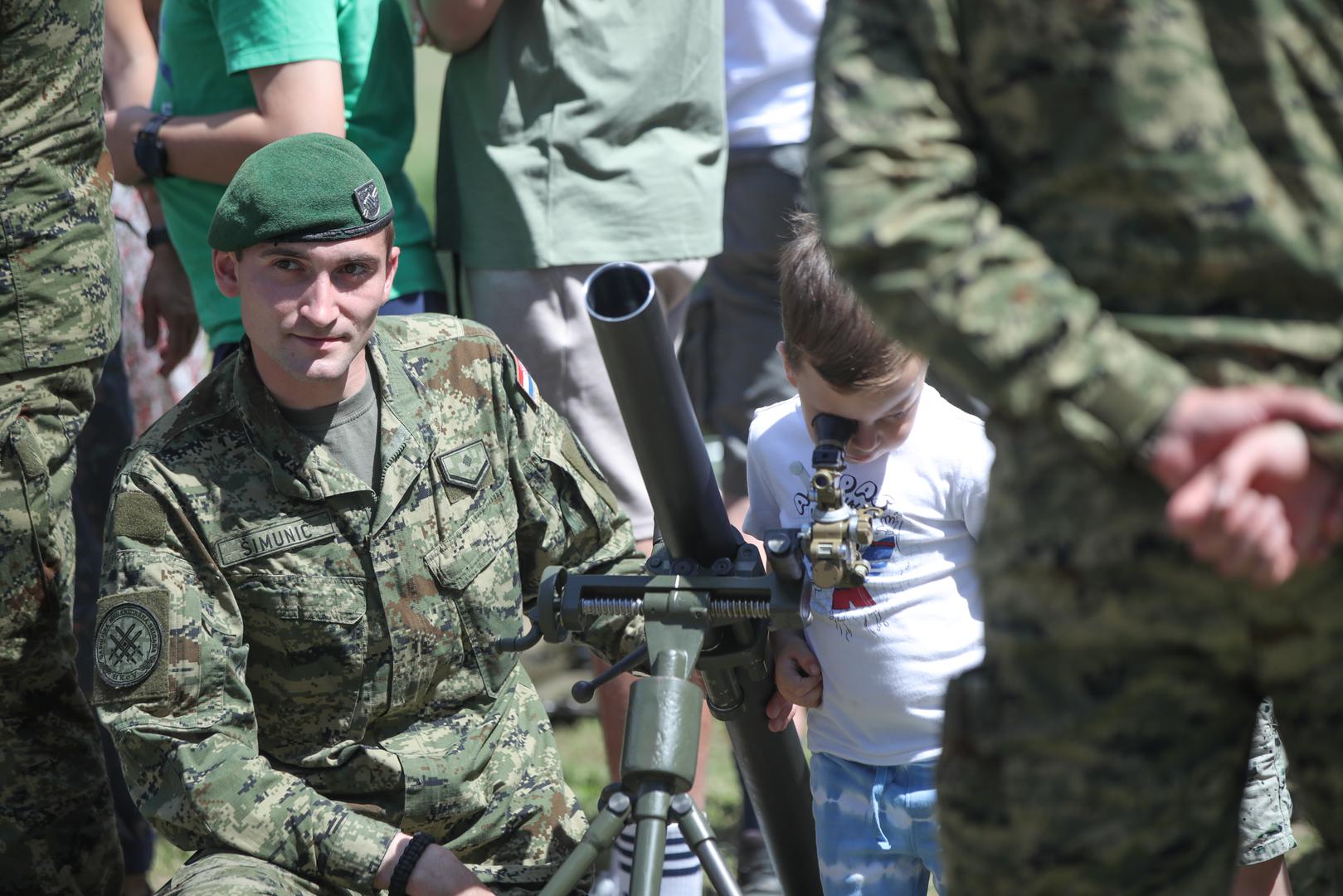 Izložen je taktičko-tehnički zbor naoružanja i opreme, borbene i neborbene tehnike postrojbi Hrvatske vojske, Ministarstva unutarnjih poslova, Ministarstva hrvatskih branitelja i civilne zaštite te prezentacija proizvoda hrvatskih branitelja. 