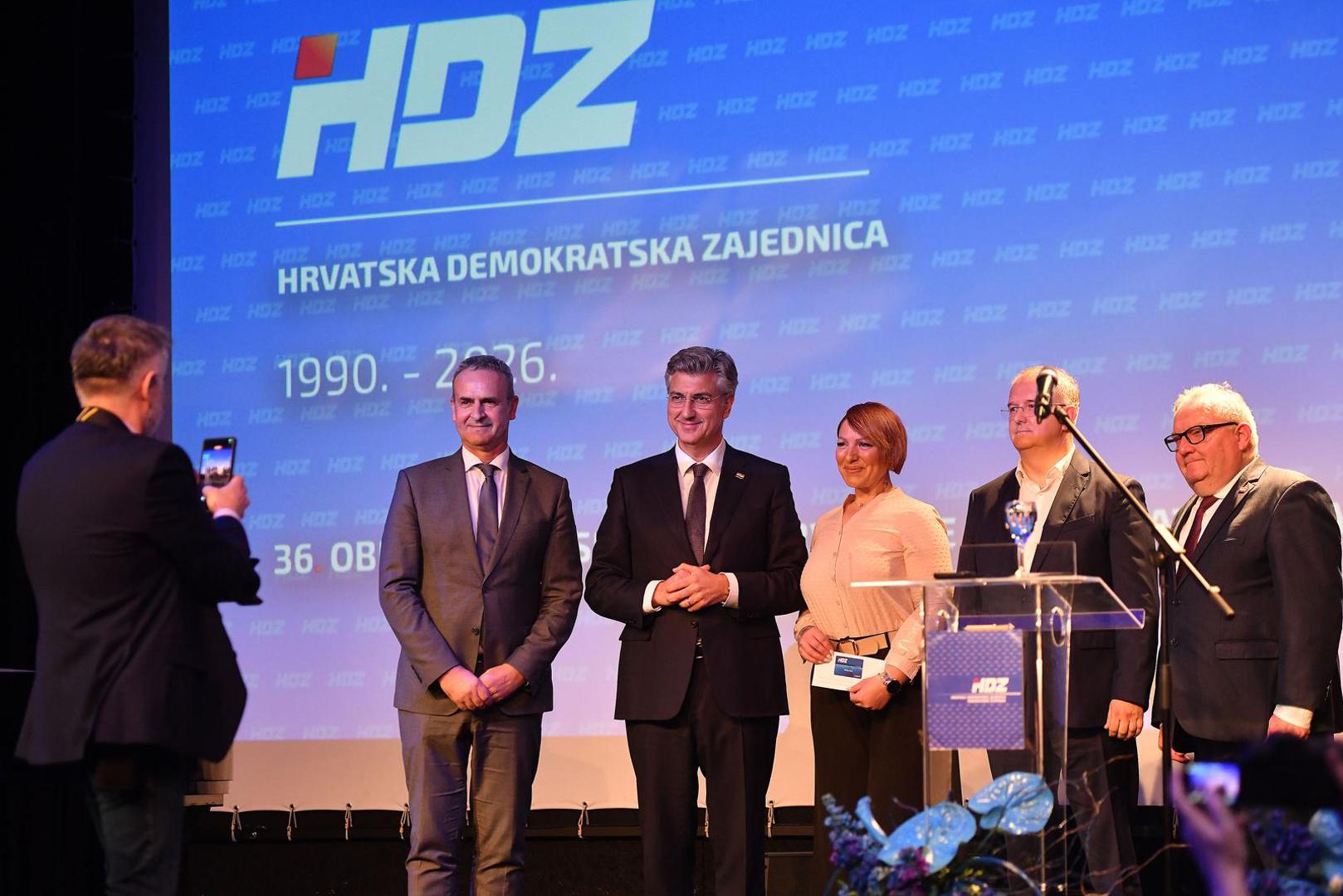 Njezinim prelaskom u HDZ vladajuća većina u Hrvatskom saboru povećana je na 79 zastupnika.