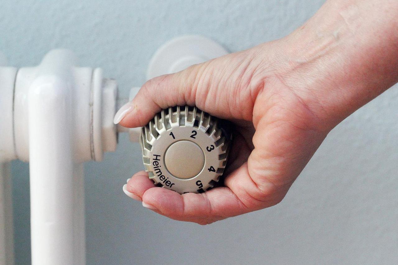 SYMBOLBILD, Heizkosten, Energiekosten, Stromkosten, Sparen