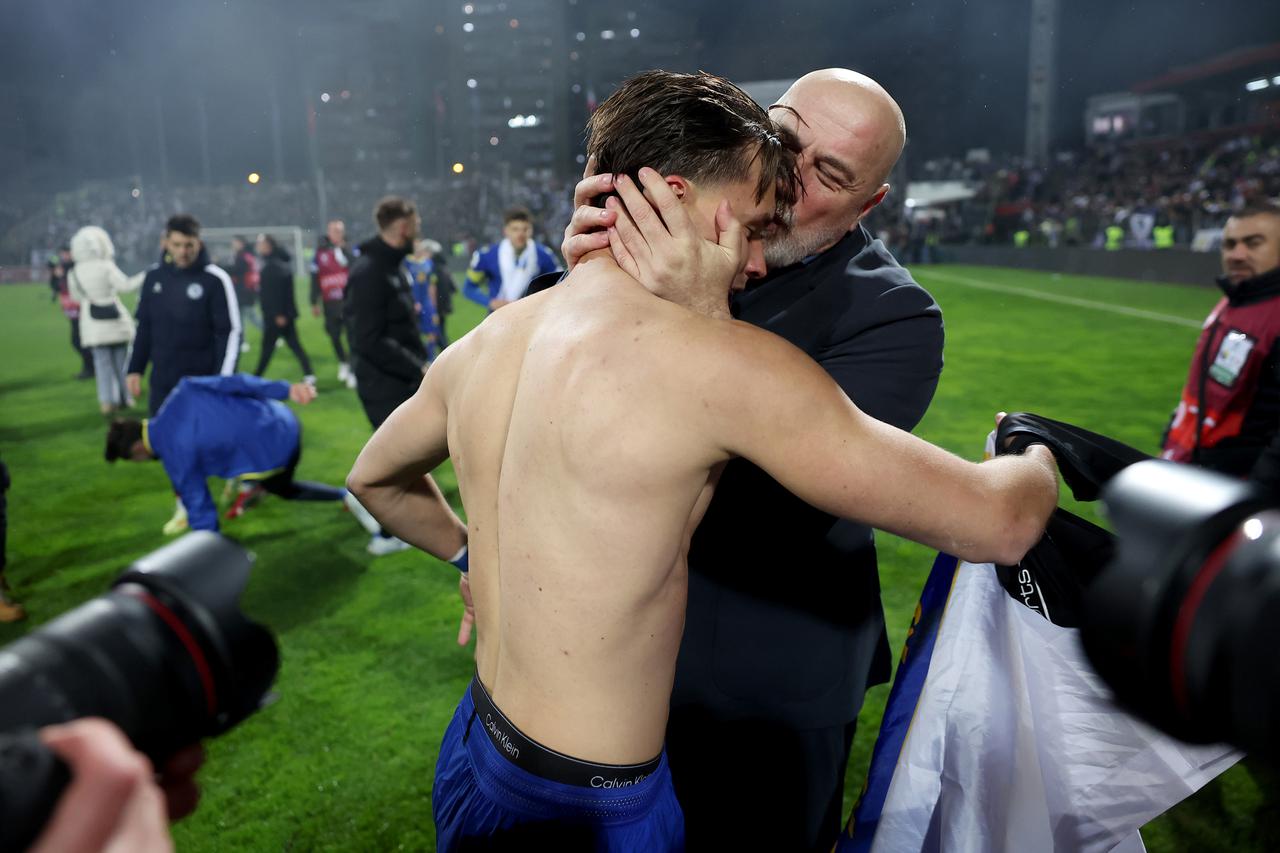 Zenica: Slavlje igrača Bosne i Hercegovine nakon što su svladali Italiju jedanaestercima