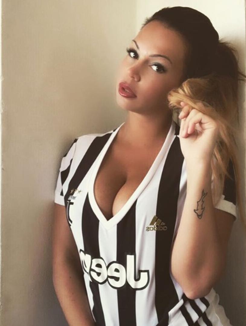 Ona često na Instagramu objavljuje fotografije u dresu Juventusa, a tako je bilo i ovog puta

