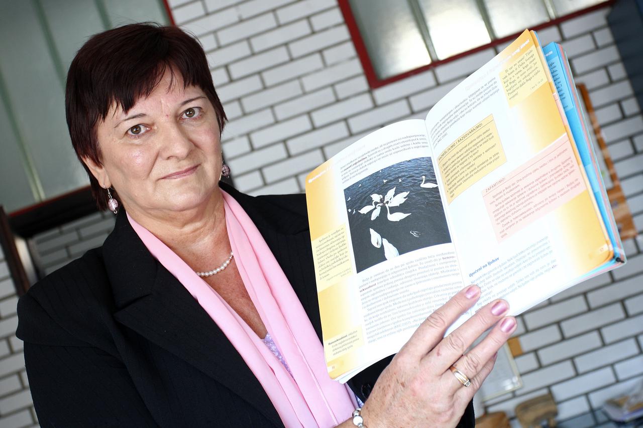 16.10.2009., Zagreb - Jelena Coric Mudrovcic, vjerouciteljica OS Bartola Kasica na Jarunu, demantira navode da je djeci na satu vjeronauka rekla da su homoseksualci bolesni ljudi.  Photo: Igor Kralj/24sata