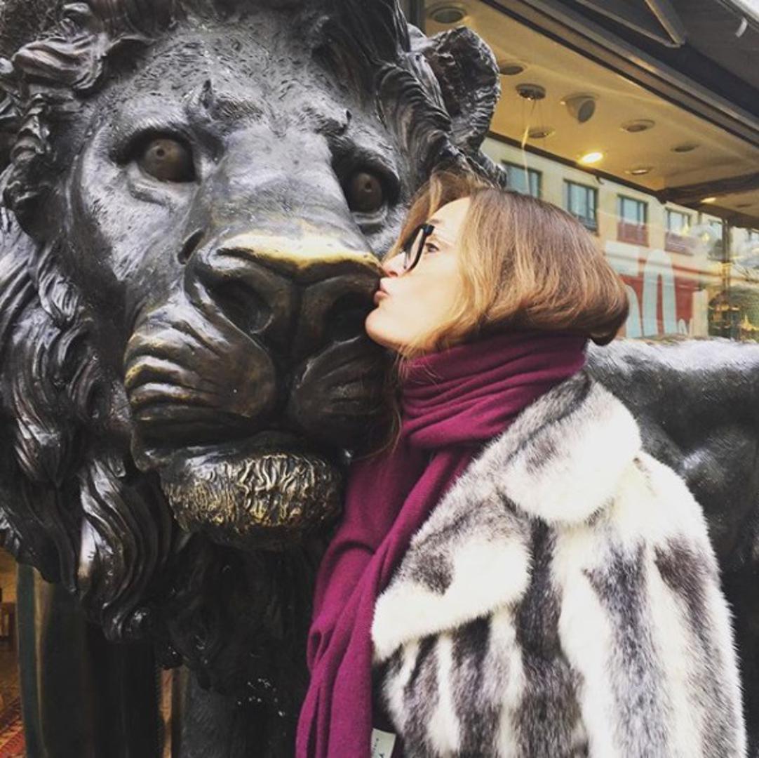 Na pitanje kako se nosi s ljutnjom, rekla je kako duboko udahne i izdahne kada joj dođe da eksplodira, te se smiri.