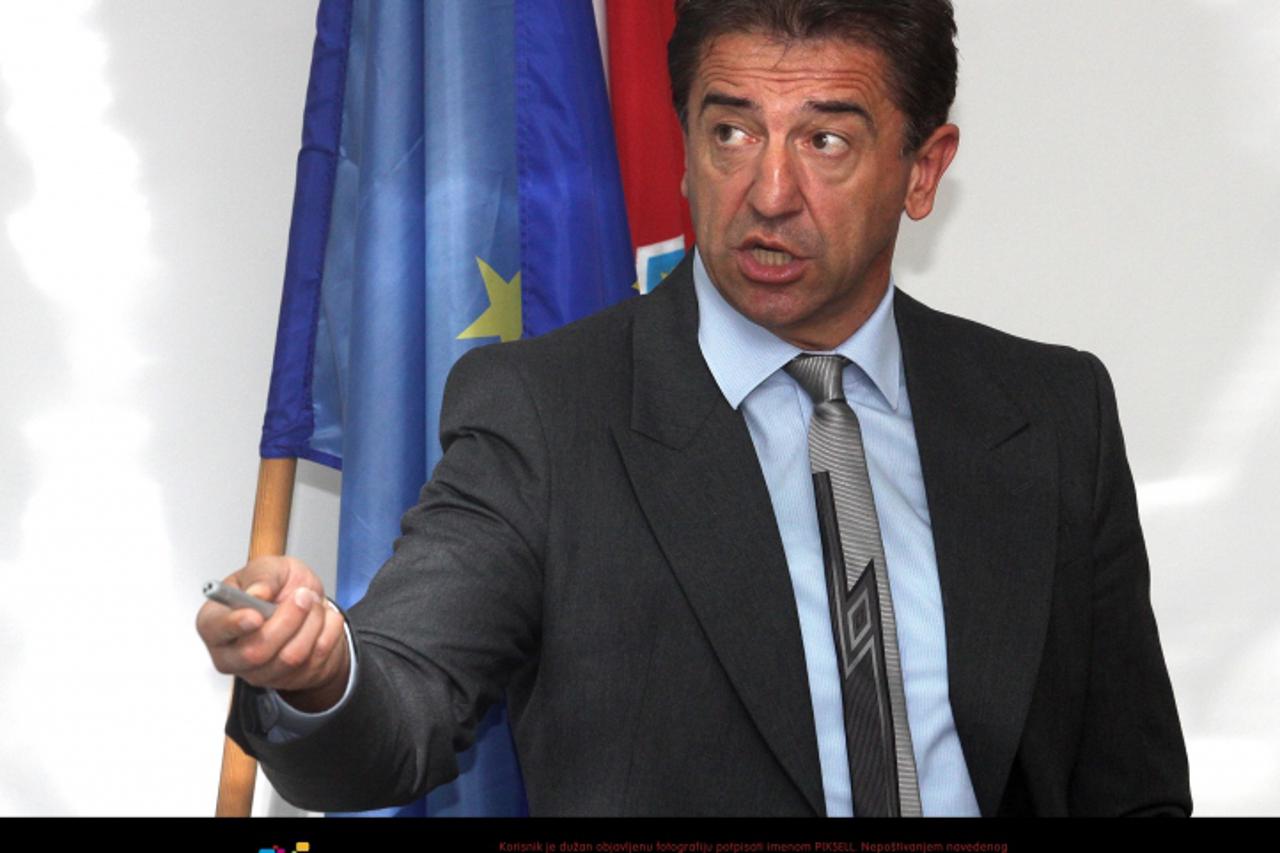 '11.10.2011., Zagreb - Ministarstvo zdravstva, Ksaver 200. Darko Milinovic, ministar zdravstva, odrzao je konferenciju za medije o listama cekanja.  .  Photo: Zarko Basic/PIXSELL'