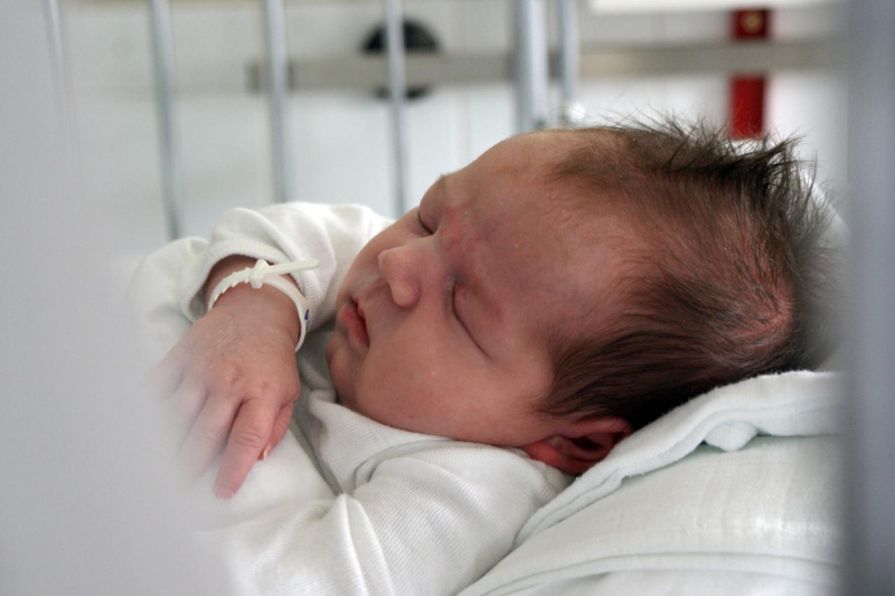 'slavonija, virovitica, 12.10.2013. ilustracija uz temu o uzv kukova kod beba koji se vise ne moze obaviti u virovitickoj bolnici snimila: marija lovrenc'