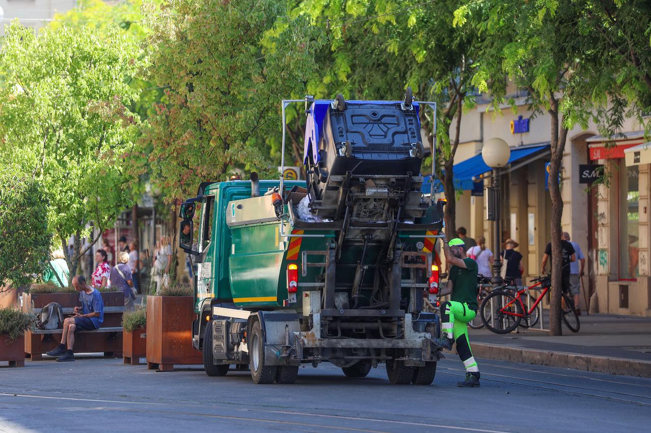 Zagreb: Djelatnici Čistoče obavljaju svoje svakodnevne zadatke 
