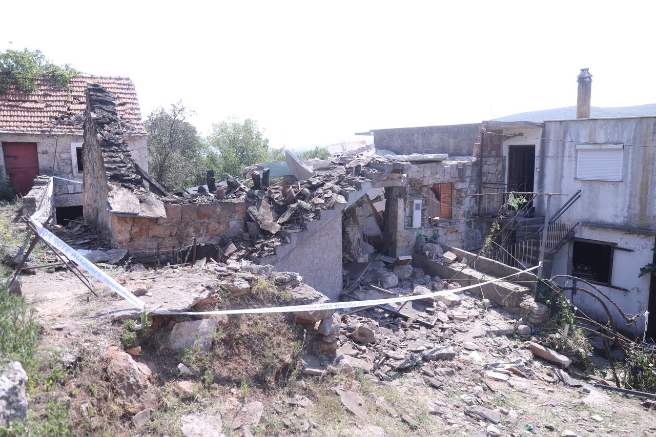 Ugljane: Uslijed eksplozije uzrokovane plinom urušila se kamena kuća 