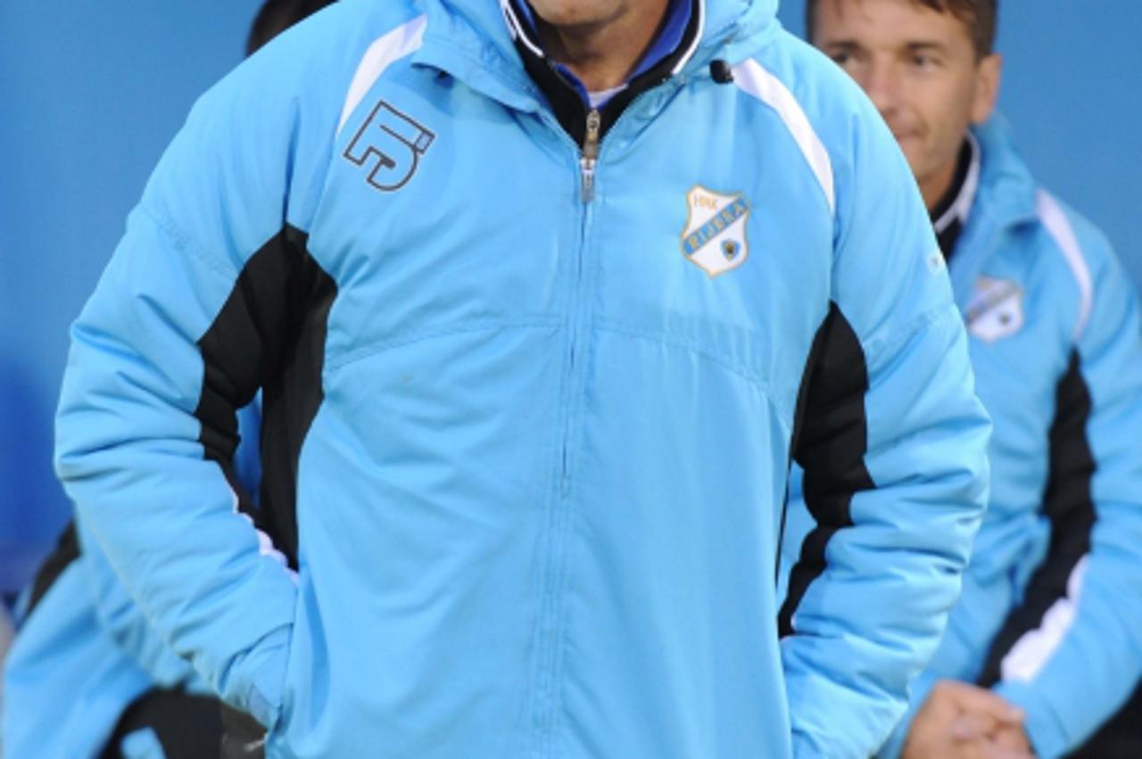 'za sport.....281009....sibenik trener nogometnog kluba rijeka zoran vulic Photo: Hrvoje Jelavic/VLM'