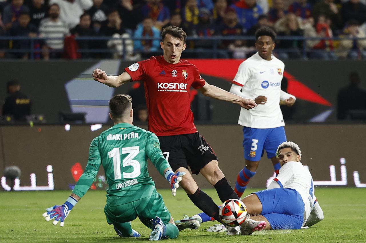 Spanish Super Cup - Semi Final - FC Barcelona v Osasuna