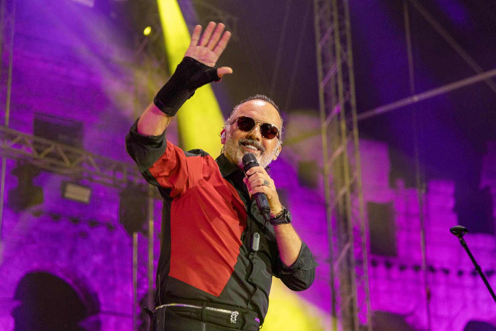 Da će tako i biti, postalo je jasno već nakon prvih taktova hita "Krik".