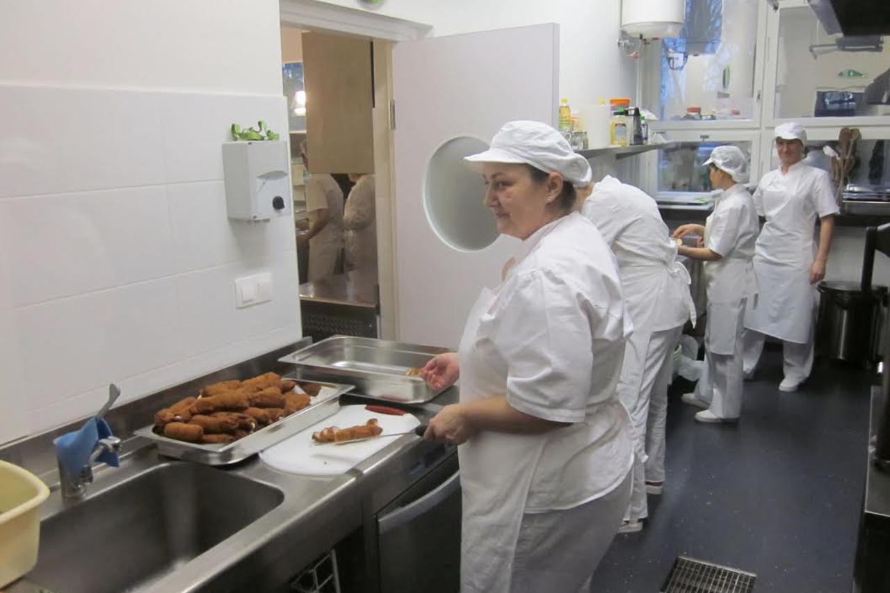 Petrinja,učiteljski fakultet,menza