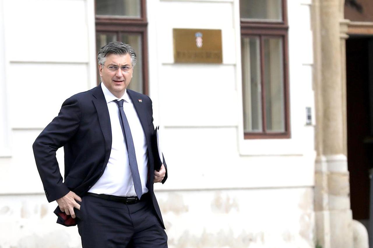 Zagreb: Premijer Andrej Plenković dolazi u Sabor