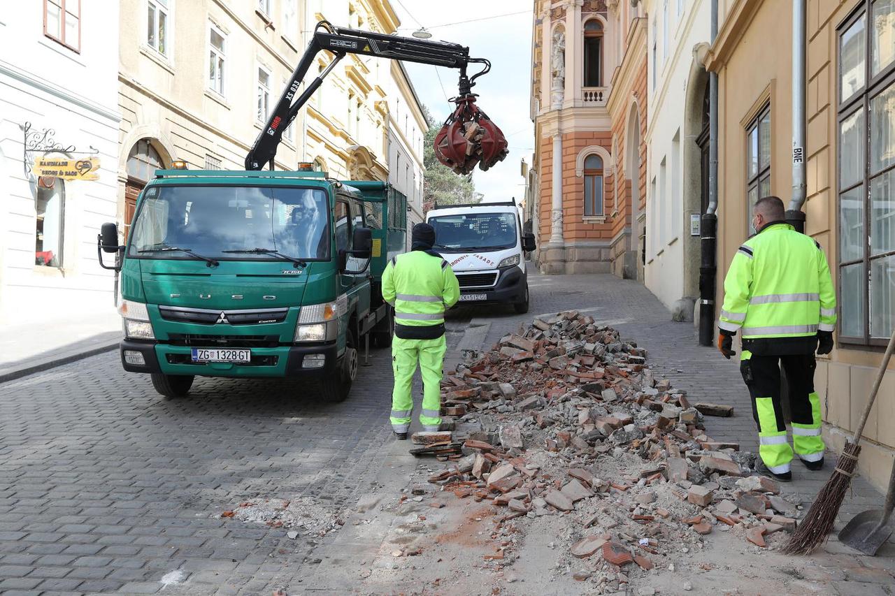 Zagreb: Odvoz građevinskog otpada nastalog u potresu