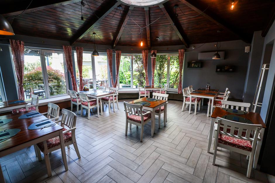 Zagreb: Restoran Barrel