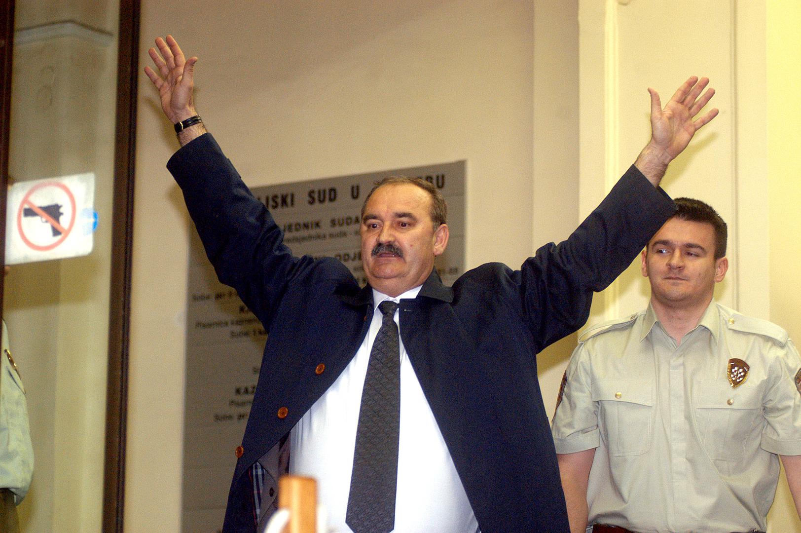„Rođo“, kako su ga svi zvali, preminuo je 21. kolovoza 2004. godine, iznenada, u prostorijama Hrvatskog dragovoljca.