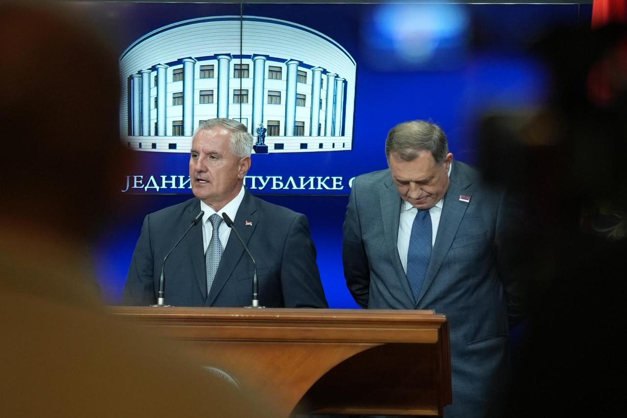 Banja Luka: Premijer Republike Srpske Radovan Višković podnio je ostavku