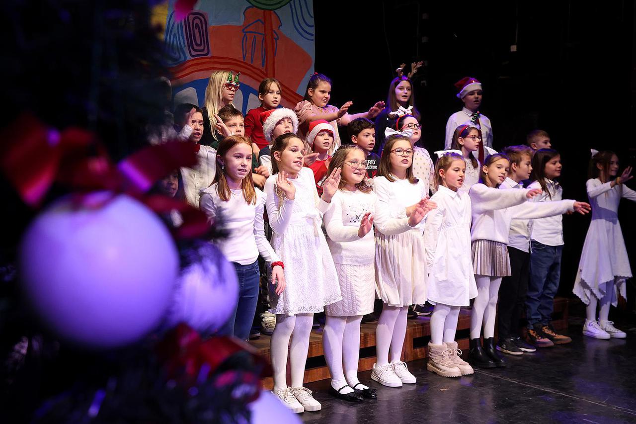 Zagreb: Svečana priredba "Škola i obitelj" u povodu 75. obljetnice Osnovne škole Ljubljanica