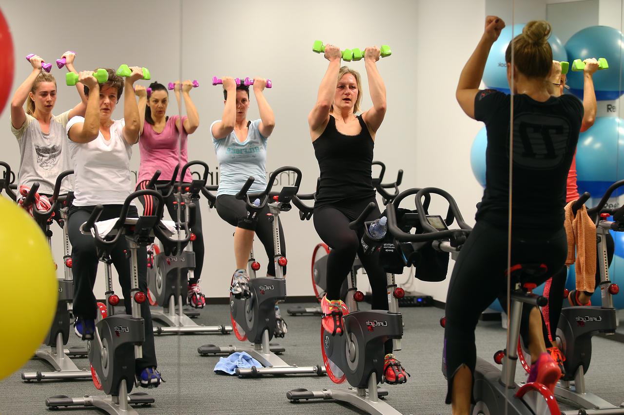 27.11.2015., Zagreb - Ranojutarnji trening za zene u Boutique Fitness Factory. Trening pod vodstvom Suzane Licine pocinje svaki dan u 6 sati. Photo: Jurica Galoic/PIXSELL