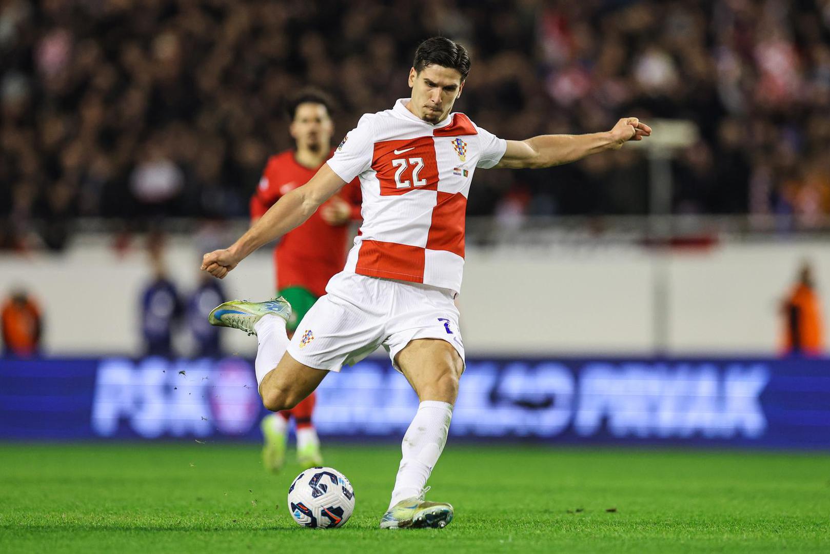 Povremeni hrvatski reprezentativac Igor Matanović, proslavio je svoj 22. rođendan. Napadač Eintrachta je tijekom čitavog dana dobivao čestitke, a na kraju je odlučio zahvaliti svim prijateljima i svima koji ga podupiru.