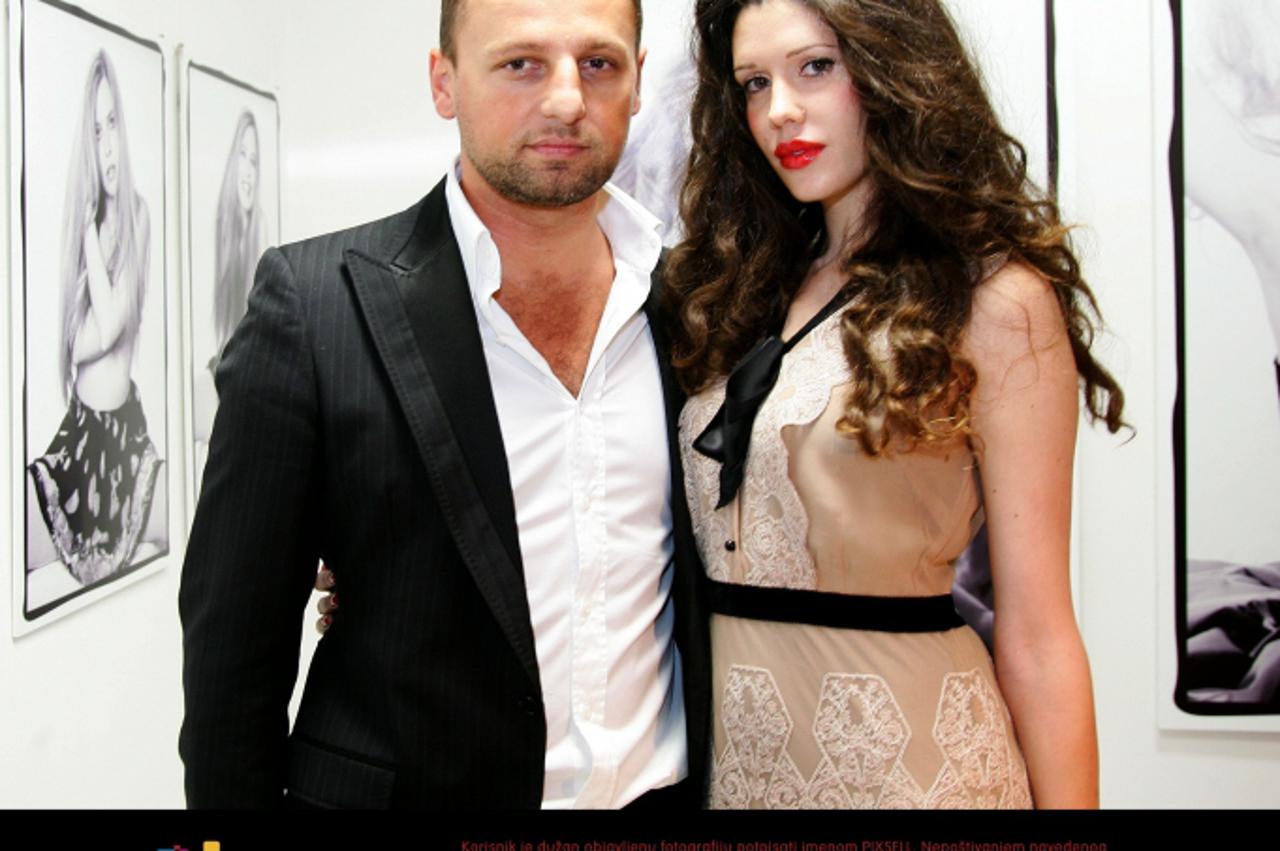 '24.10.2006., Zagreb - Izlozba Boris Stajduhar. Suncica Lalic, Dragan Jurilj.  Photo: Davor Puklavec/24sata'