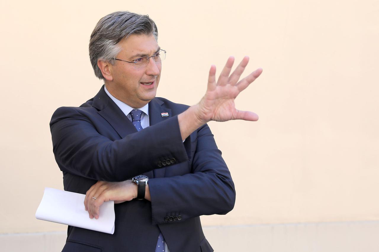 Andrej Plenković obratio se medijima nakon posljednje sjednice Vlade u ovom mandatu