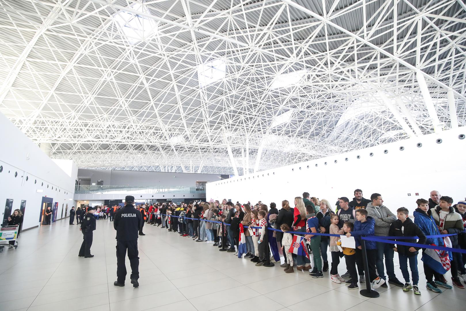 Spremni su dresovi, zastave, transparenti