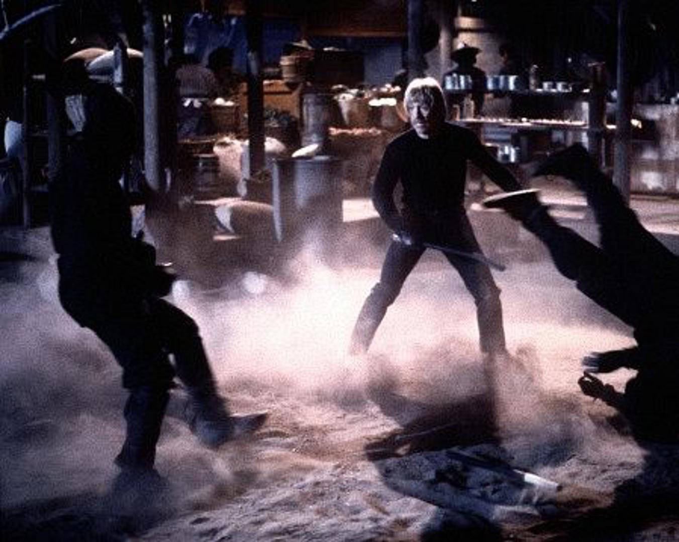 Prije toga, filmom "The Octagon" iz 1980., odao je počast svojim korijenima u borilačkim vještinama. U ovom kultnom klasiku, Norris glumi umirovljenog borca koji je prisiljen suočiti se s klanom nindža terorista koje je obučavao njegov polubrat. Film je bio ključan za popularizaciju nindži u zapadnjačkoj kinematografiji i ističe se inovativnim korištenjem unutarnjeg monologa glavnog lika.