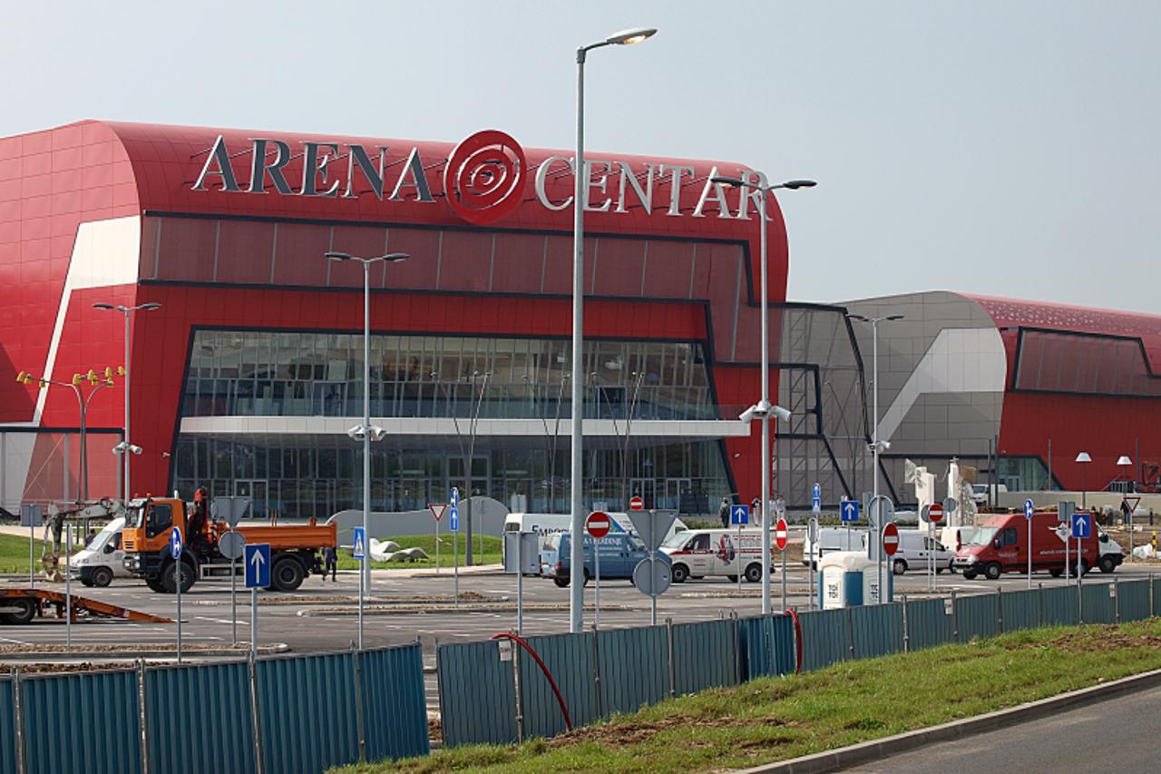 \'05.10.2010., Laniste, Zagreb - Radovi na izgradnj novog shoping centra Arena Centar u zavrsnoj su fazi. Photo: Borna Filic/PIXSELL\'