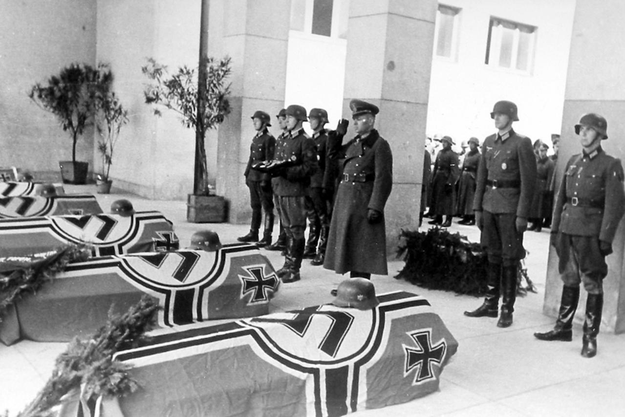 '04.10.2010., Sisak - Komemoracija porucniku Gunteru Amelungu i njegovim suborcima odrzana je 29.3.1944.godine kod danasnje sisacke Gimnazije. Photo: arhiv Karin Ritter'