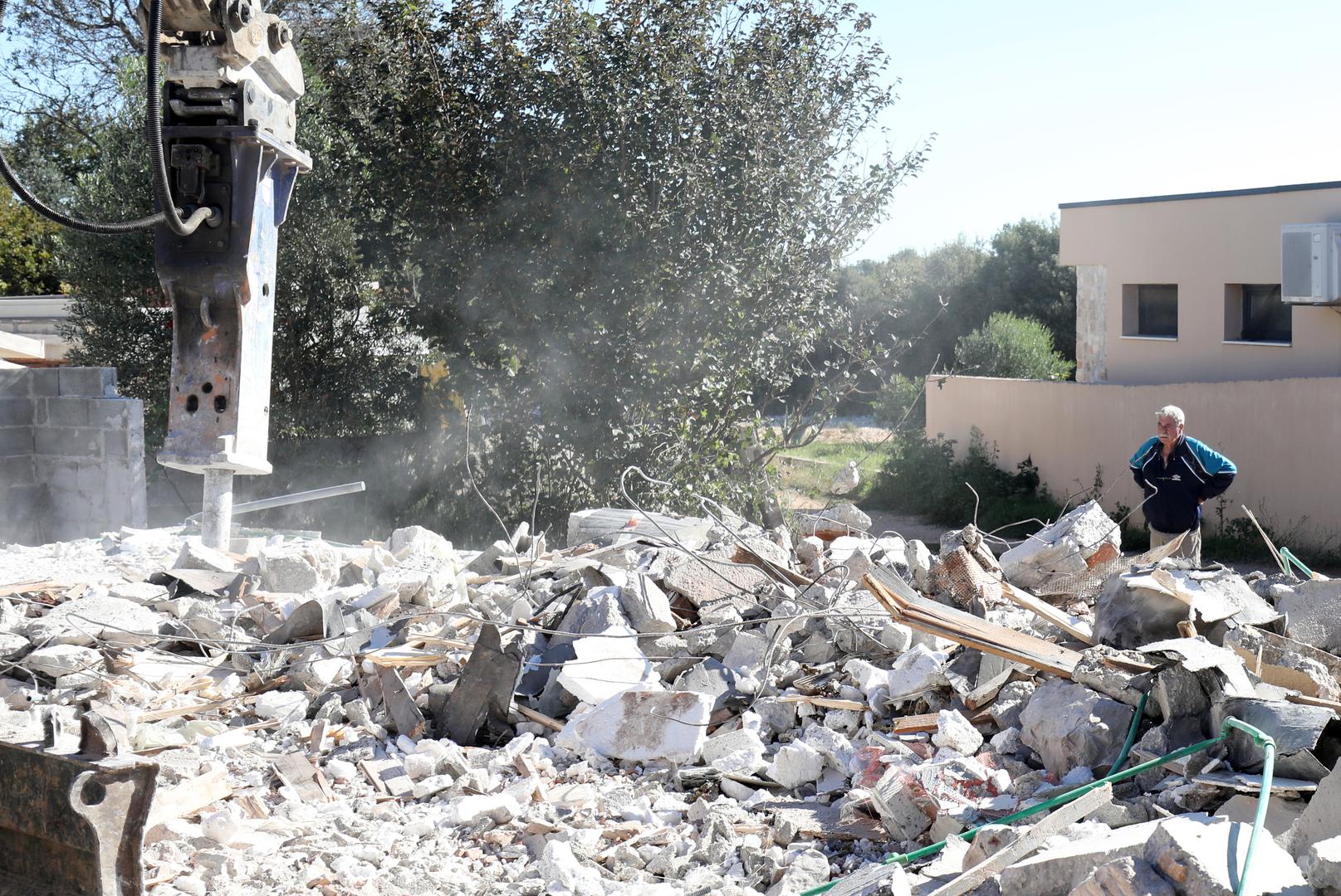 Od osnivanja Inspektorata 2019. godine, samo u Istri je srušeno 586 nezakonitih građevina, od čega su 524 uklonili sami investitori. Većinom se radi o kućama za odmor podignutim na poljoprivrednom ili šumskom zemljištu, gdje gradnja nije dopuštena niti se može legalizirati.

