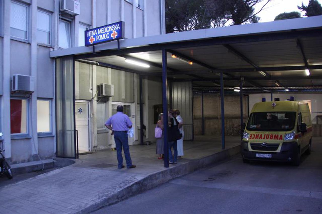 pulska bolnica, krv,  (1)