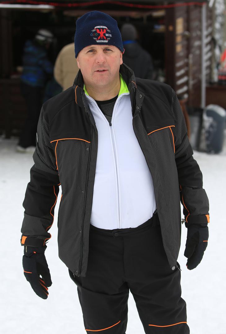 Damir Rosandić, antikvar, 57:
Ma kakve karte za parkiranje! Priroda i rekreacija trebali
bi biti besplatni.