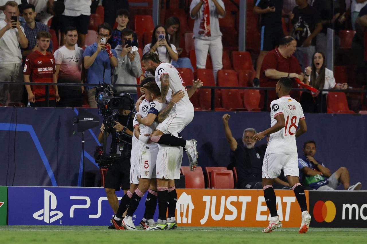 Champions League - Group B - Sevilla v RC Lens