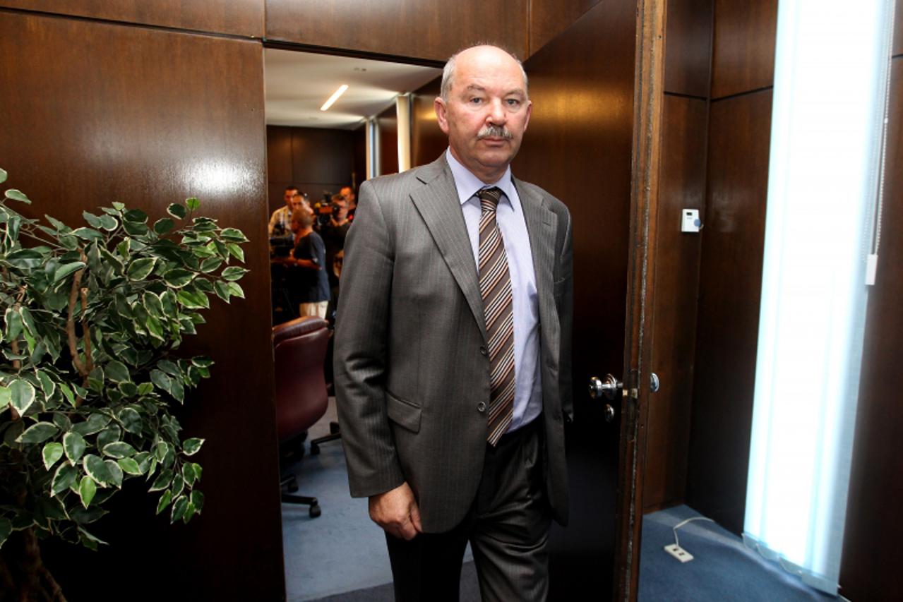 '24.09.2012. Zagreb- Zamjenik ministra pomorstva,prometa i infrastrukture Zdenko Antesic odrzao je pressicu u ministarstvu. Photo: Boris Scitar/VLM'