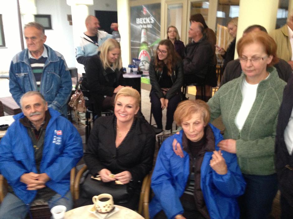 Grabar Kitarović s roditeljima na Grobniku 