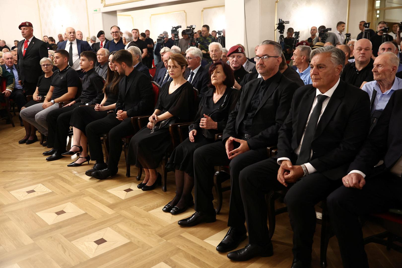 Komemoraciji su, uz članove obitelji i nekadašnje pripadnike VRS-a, prisustvovali i ministar pravde Srbije Nenad Vujić te ministar rada i boračko-invalidske zaštite Republike Srpske Radan Ostojić.