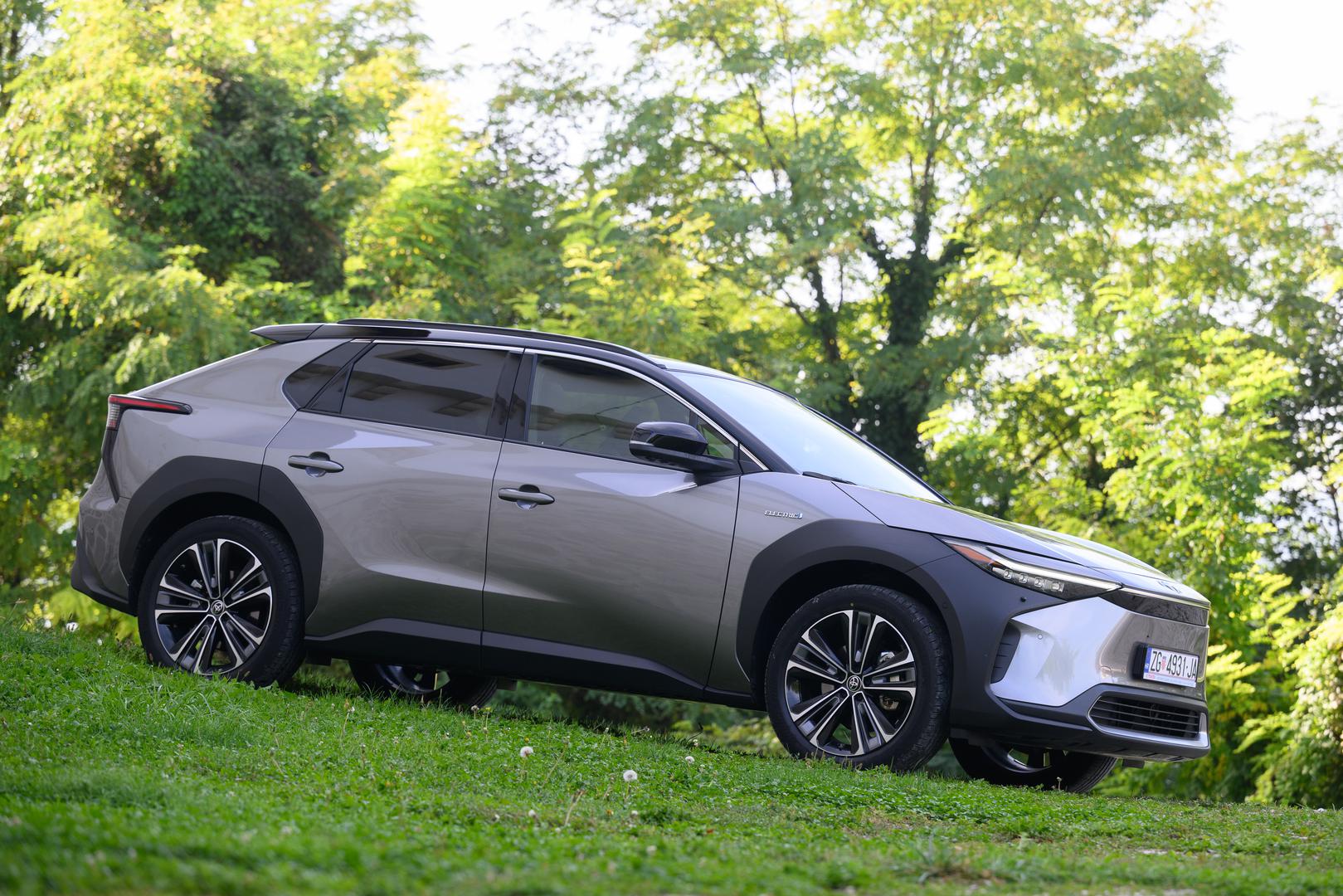 5. Toyota - Hibridni i pouzdani modeli poput Yarisa i Corolle osigurali su Toyoti visoku poziciju unatoč snažnoj konkurenciji.